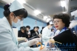 医务人员无偿献血 传递爱的正能量