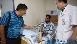 关注贫困群众健康 惠民举措落地实施