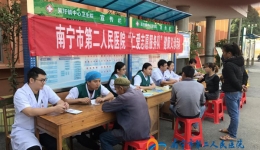 义诊下基层 温暖入民心