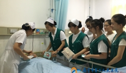 心血管内科二病区开展“情暖中秋”节前慰问活动
