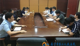 行政第一党支部第三党小组召开党小组会议贯彻落实“三会一课”制度