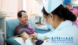 忽感寒冷冬月至，无偿献血暖人心