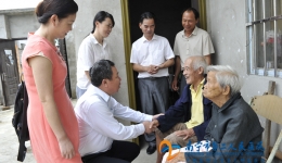 邻里守望 共度佳节