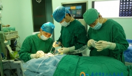 我院神经外科成功实施最小患儿颅脑手术