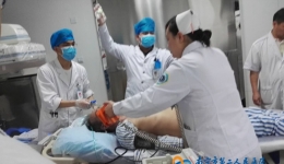 急至分秒时 救在全天候——胸痛患者转运途中成功紧急救治纪实