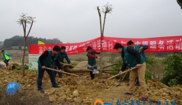 我院仁爱志愿服务队参加学雷锋志愿植树活动