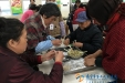 离退休职工包饺子庆元宵