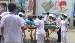 我院胸痛中心与120江南急救站举行联合演练