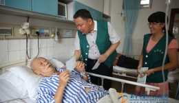 我院仁爱志愿者开展“情暖中秋”病房探访活动