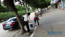 我院“美丽南宁”驻点工作组解决社区辖区内停车难的问题