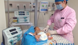 我院新生儿病区成功开展首例全自动换血疗法