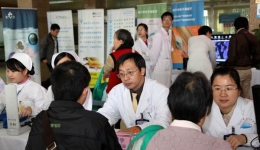 市二医院开展脑卒中大型宣传义诊活动