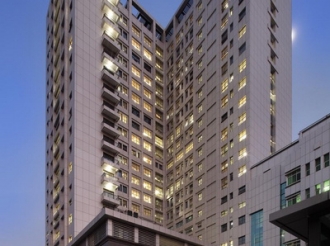 外科医技综合大楼夜景图