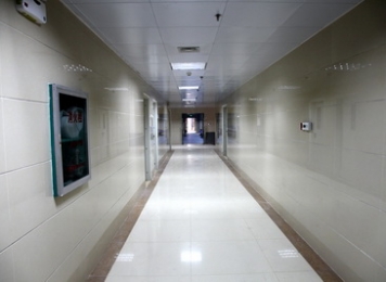 五象医院住院部一楼外走廊