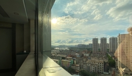 头顶上有晴空