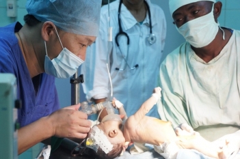 给一个出生6天新生儿手术麻醉