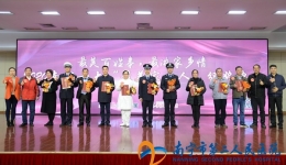 她的“这一跪”诠释“最美力量”