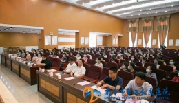 职业卫生为导向，白衣防护披铠甲