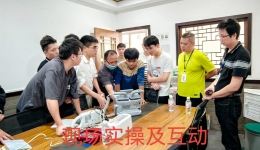医学装备管理科维修组参加除颤仪日常维护维修培训