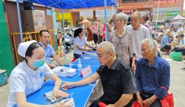 “感党恩 强党性 践初心 护健康”——南宁市第二人民医院西院·江南区人民医院举行“七一”党员义诊活动